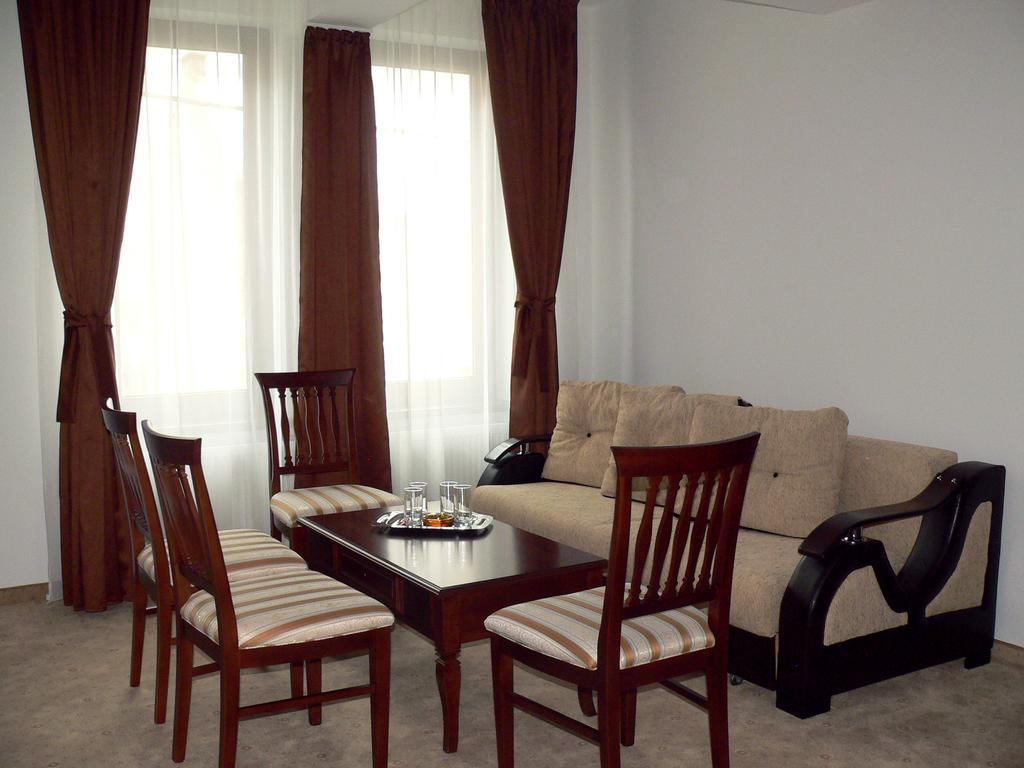 Pension Deutsches Haus Brasov Ruang foto