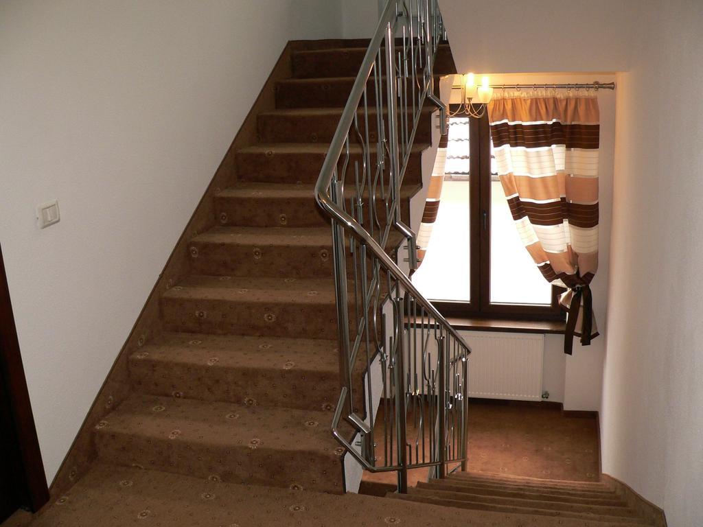 Pension Deutsches Haus Brasov Bagian luar foto